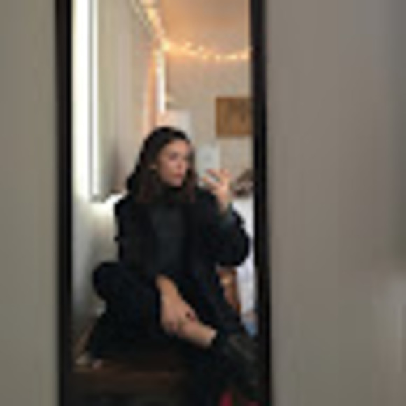 Meet your Posher, Deborah - Picture 1 of 1